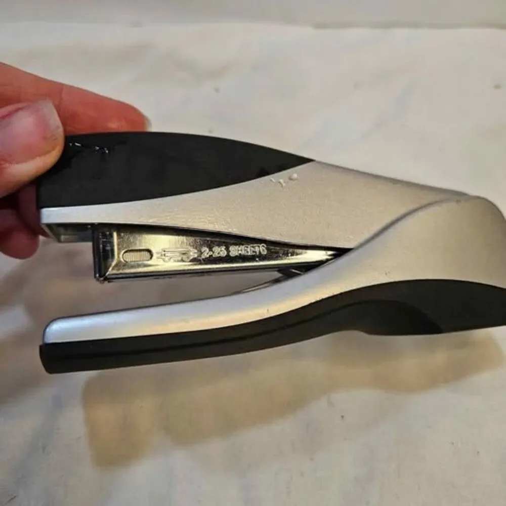 Swingline Desktop Stapler